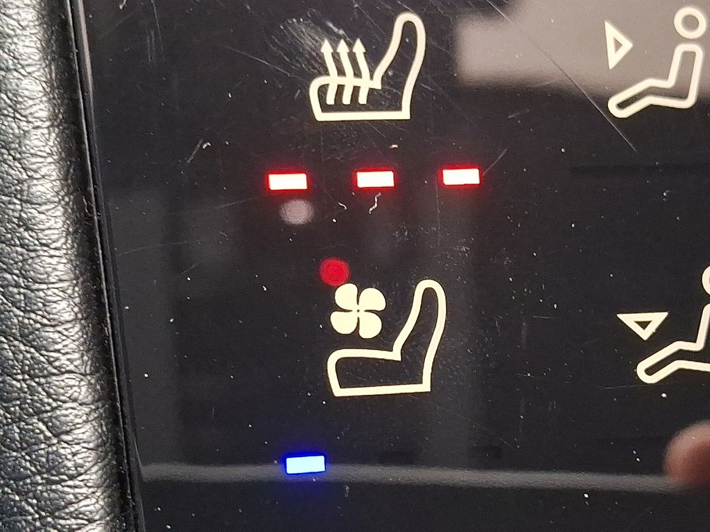 Thumbnail: 2022 Porsche Macan - 24