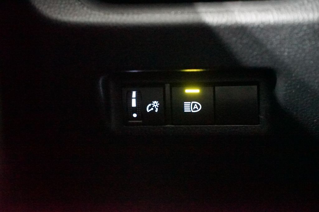 Thumbnail: 2023 Toyota RAV4 - 23