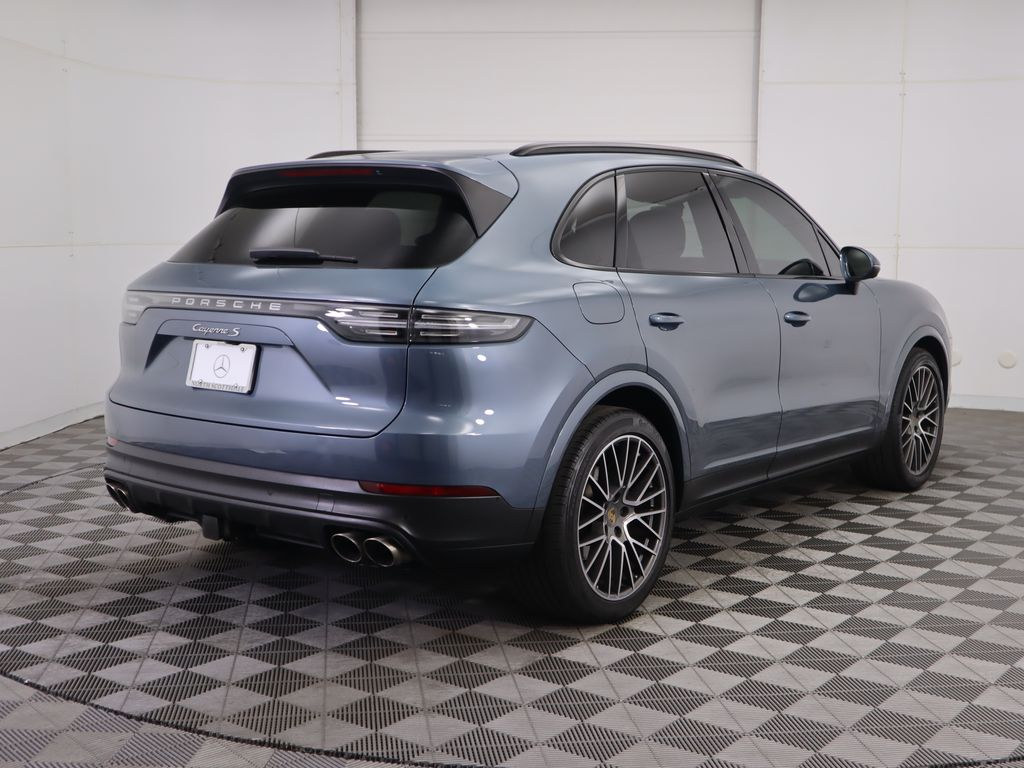 Thumbnail: 2020 Porsche Cayenne - 5