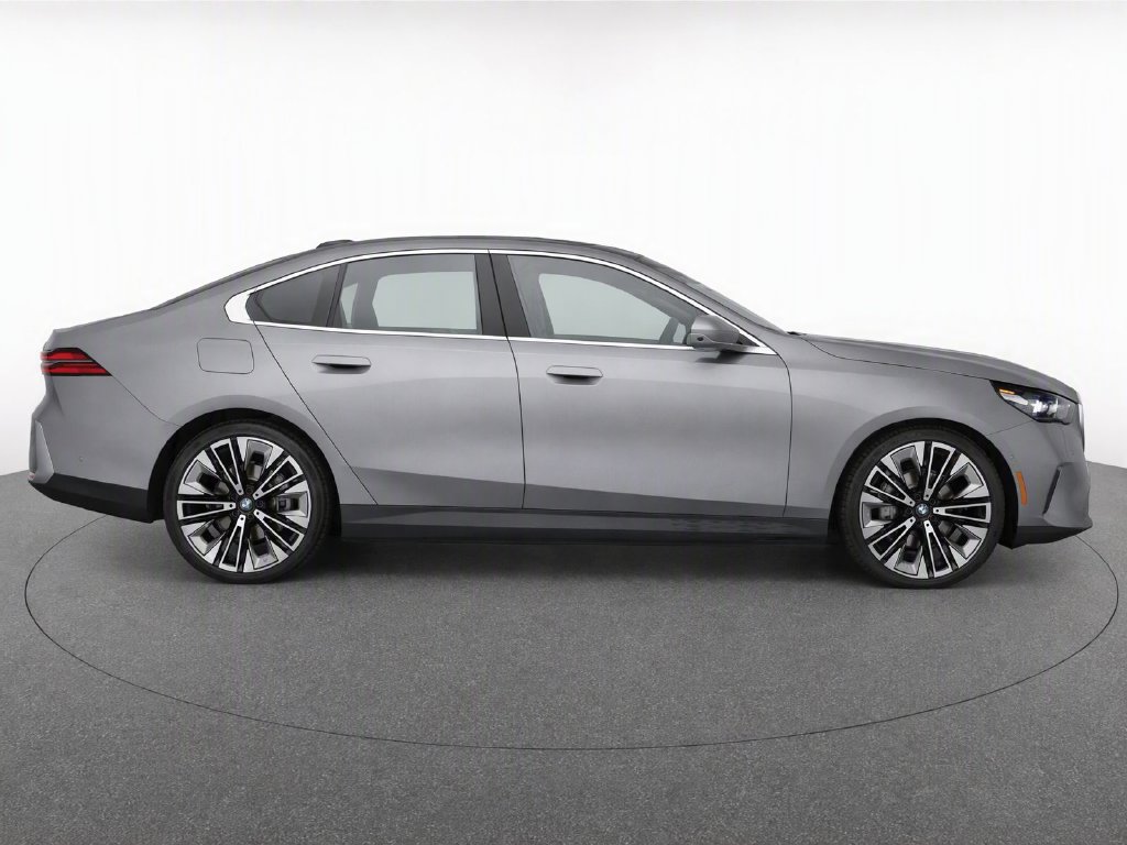 Thumbnail: 2026 BMW i5 - 6
