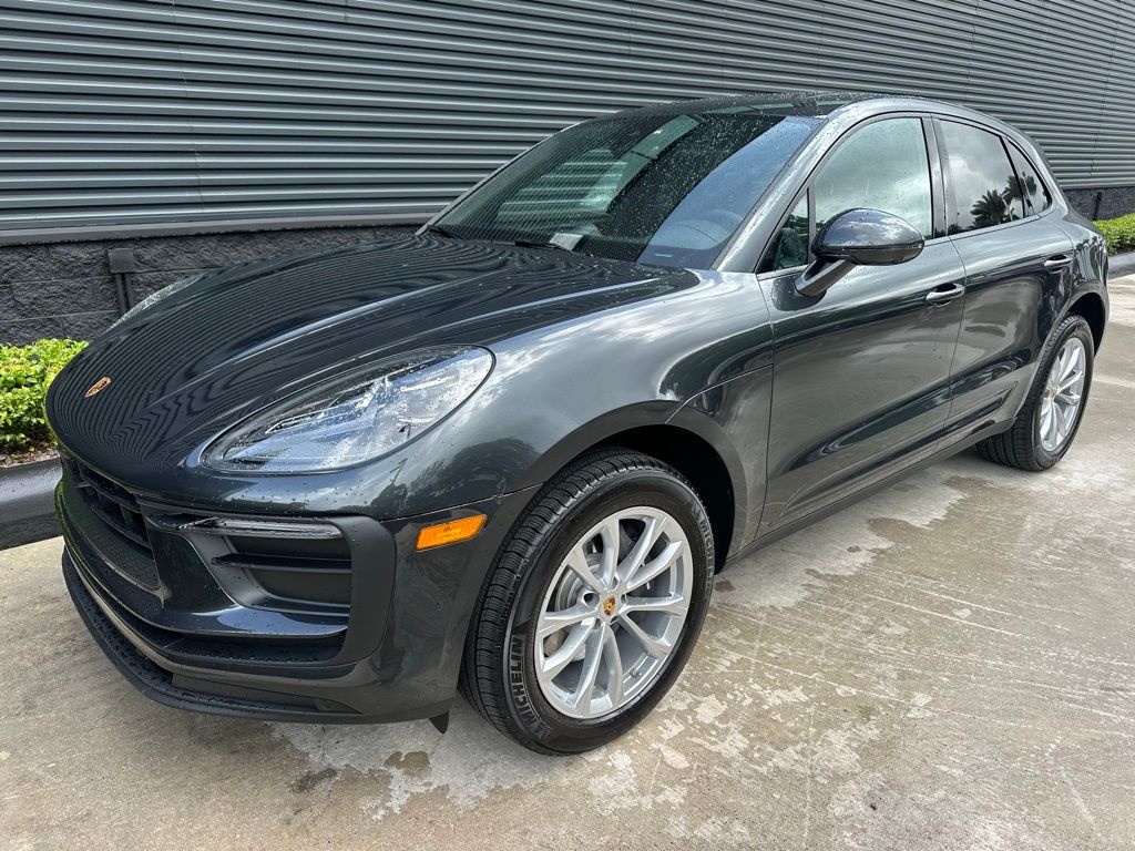 Thumbnail: 2026 Porsche Macan - 7