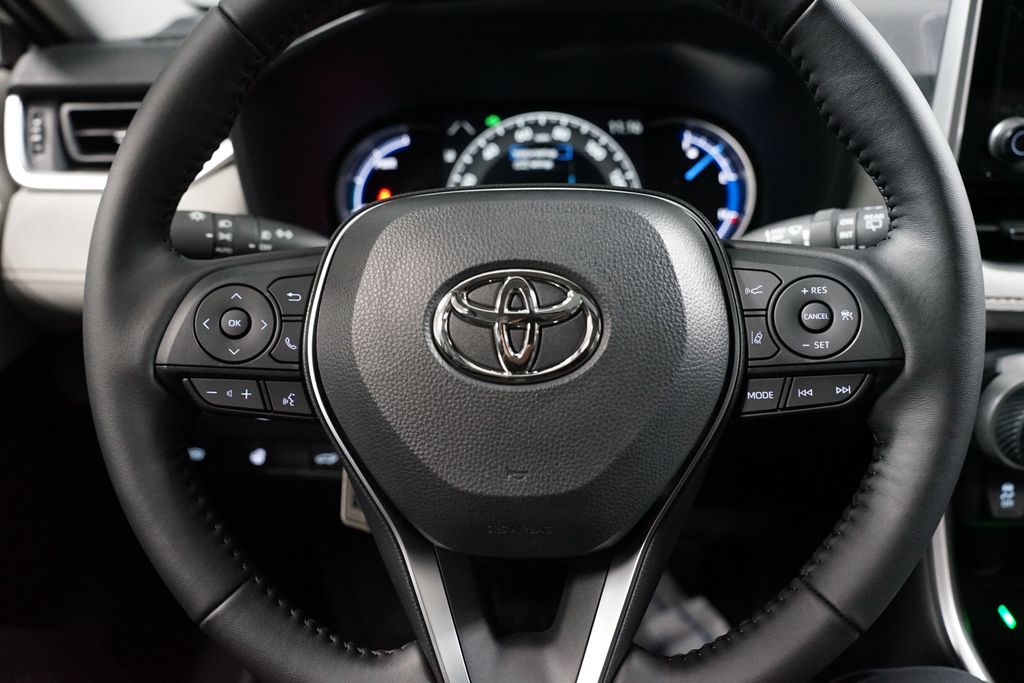 Thumbnail: 2025 Toyota RAV4 - 12