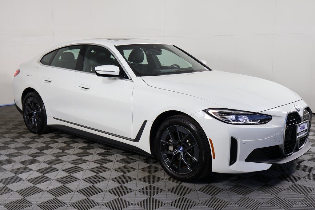 Thumbnail: 2024 BMW i4 - 3