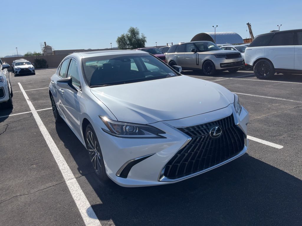 2025 Lexus ES Hybrid 300h 3