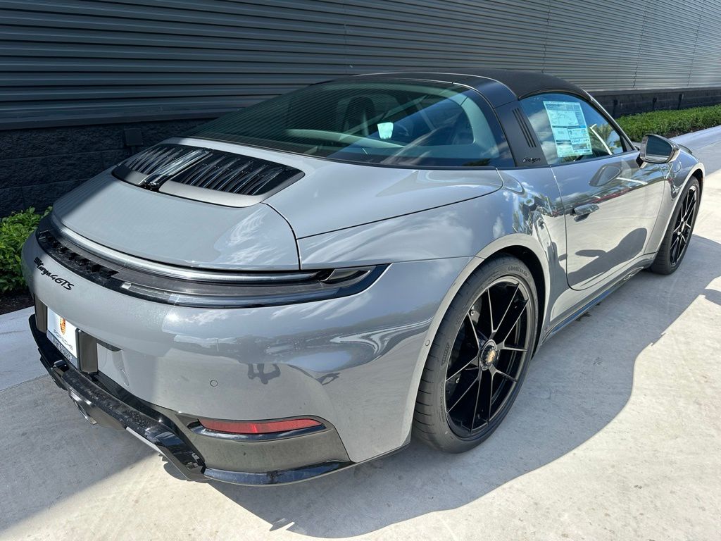 Thumbnail: 2025 Porsche 911 - 9