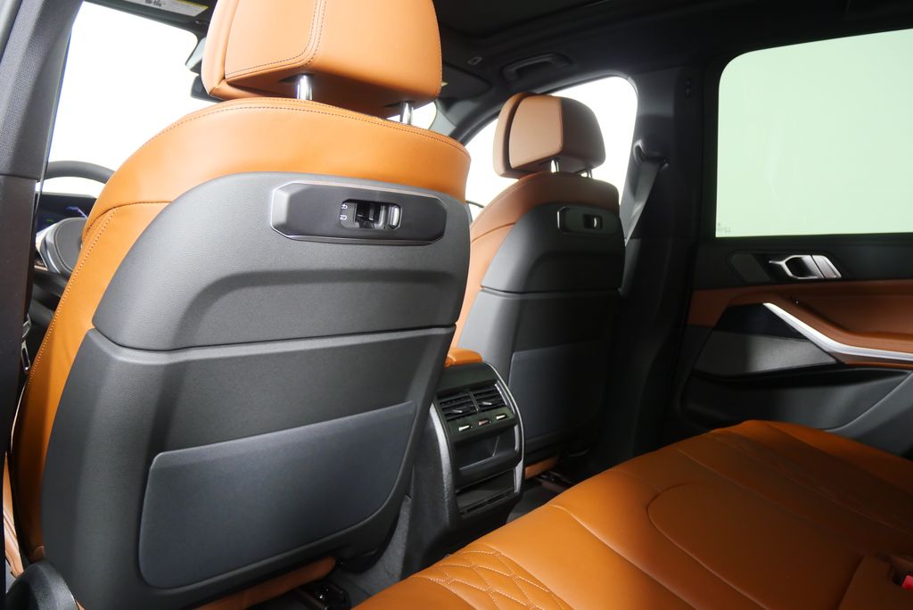 Thumbnail: 2026 BMW X5 - 16