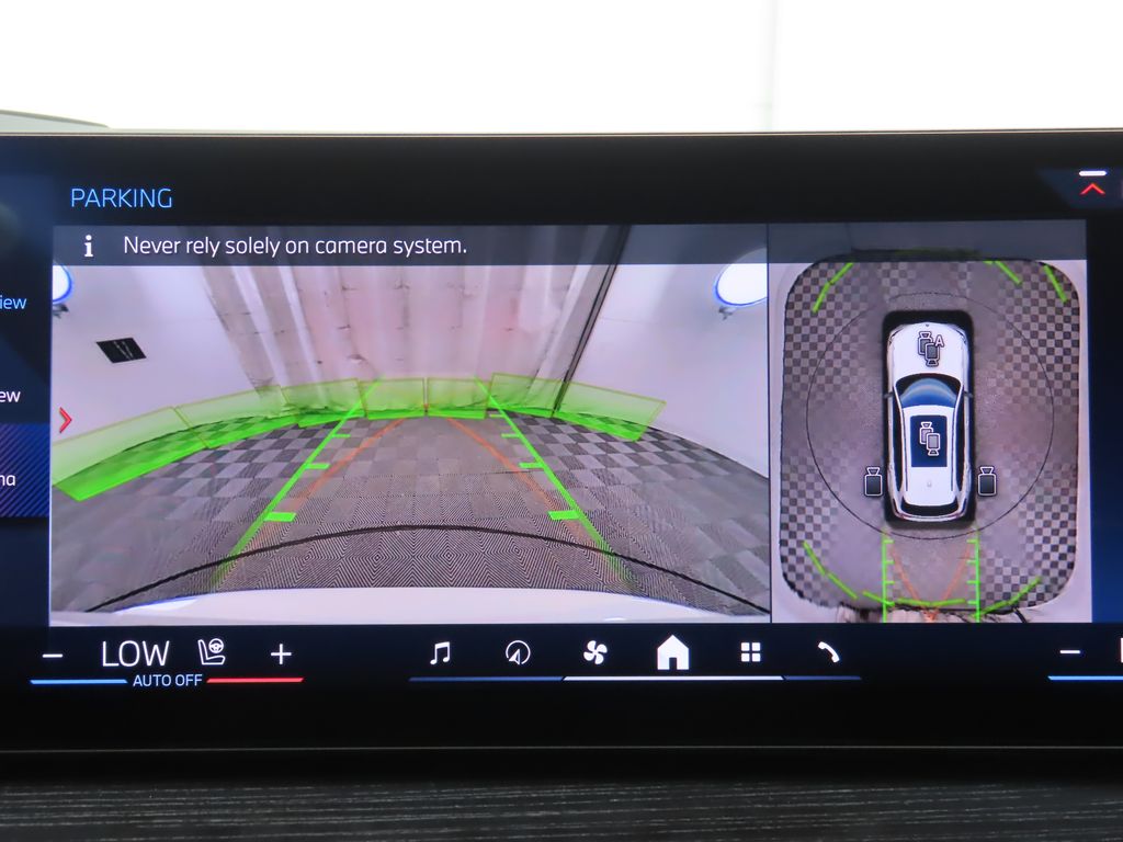 Thumbnail: 2026 BMW X5 - 15