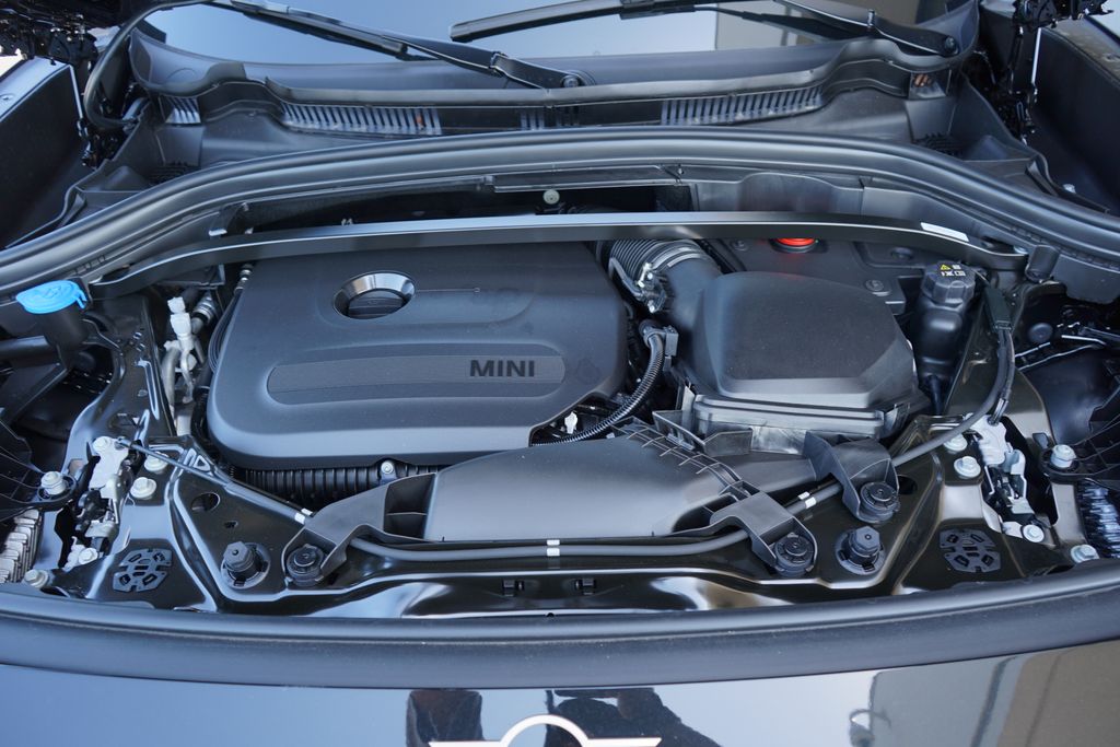 2025 MINI Cooper Countryman Iconic 26