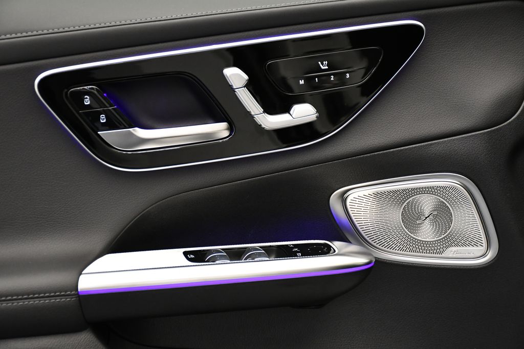 2025 Mercedes-Benz GLC 300 31