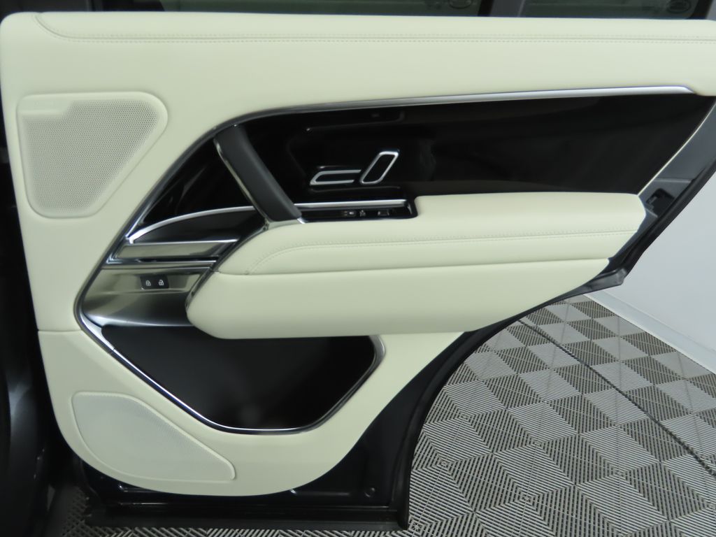 Thumbnail: 2025 Land Rover Range Rover - 29