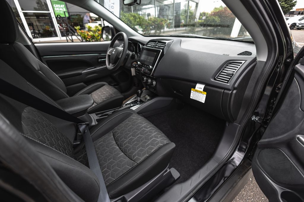 2026 Mitsubishi Outlander Sport 2.0 ES thumbnail 24