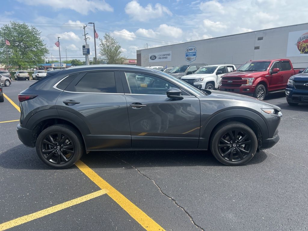 View vehicle photo 4