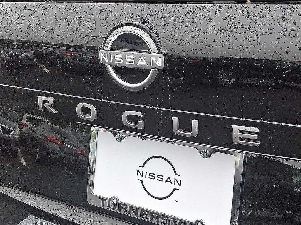 2025 Nissan Rogue SV 5