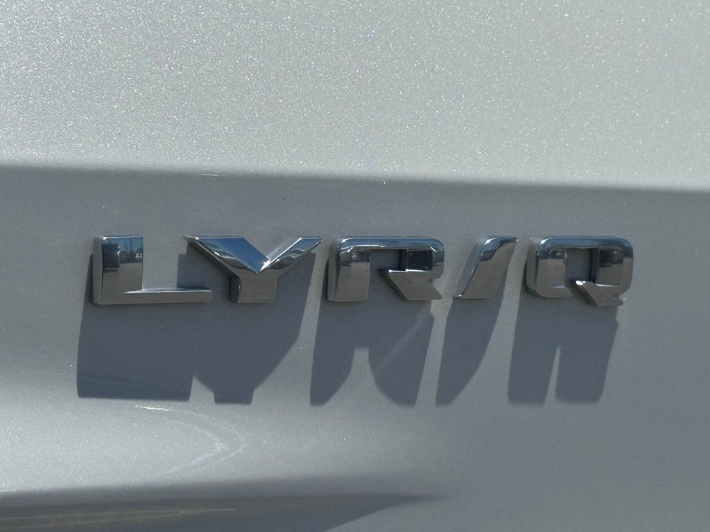 2024 Cadillac LYRIQ Sport Crystal White - Jim Hudson Acura - Image 10