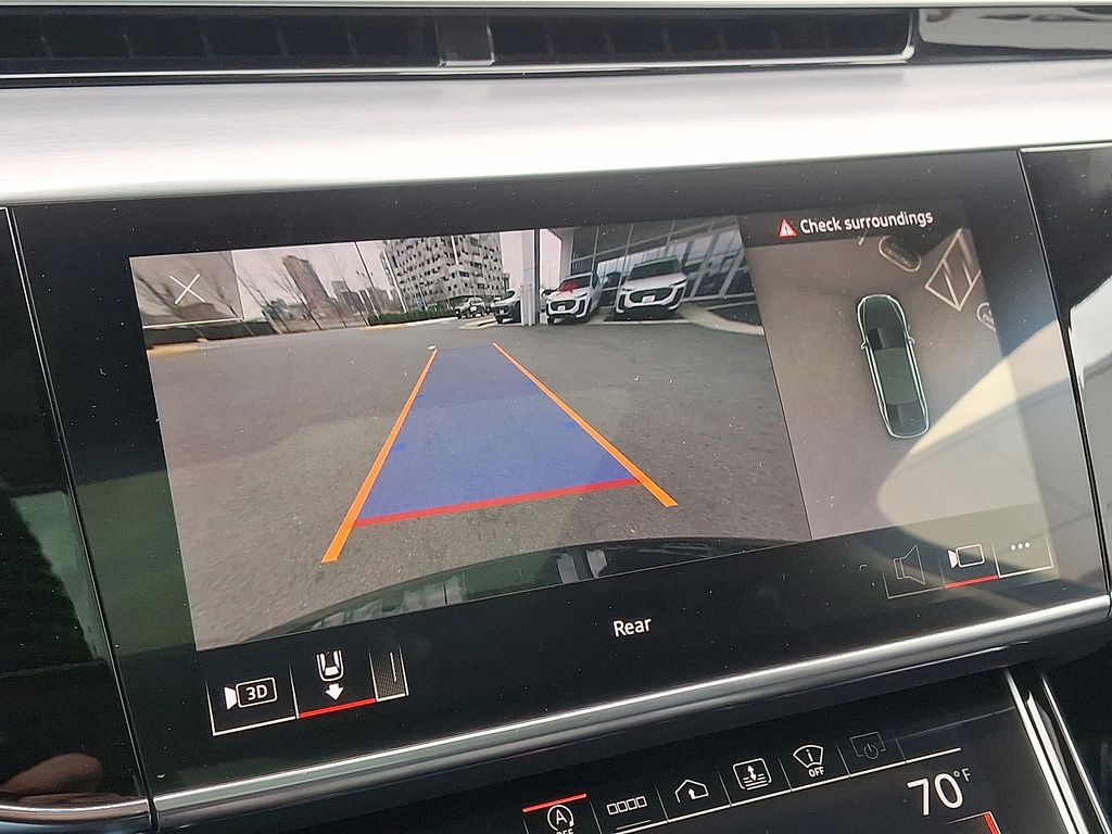 Thumbnail: 2022 Audi S8 - 18