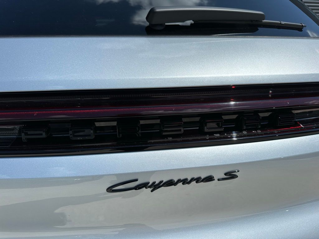 Thumbnail: 2025 Porsche Cayenne - 12