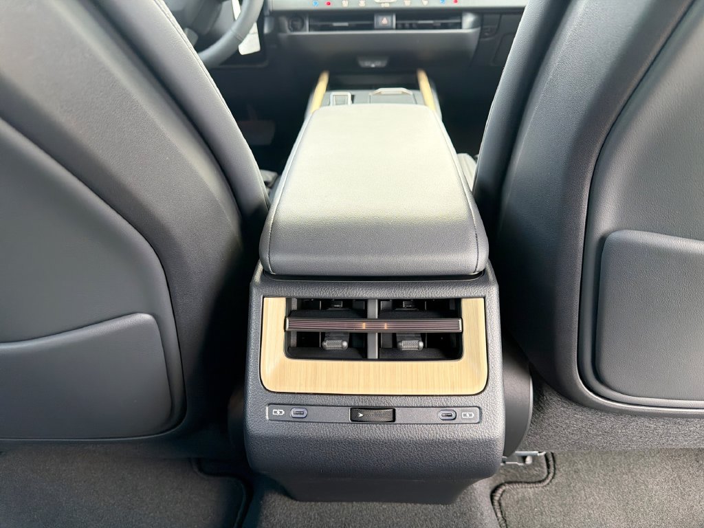 Thumbnail: 2026 Lexus ES - 18