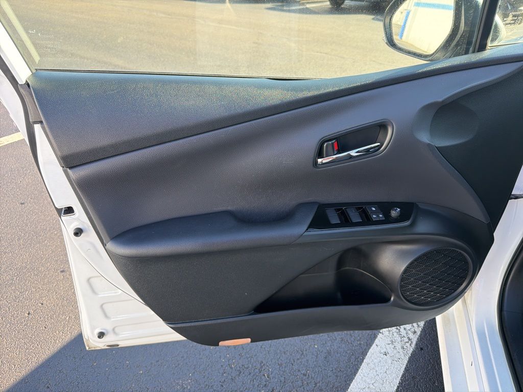 Thumbnail: 2021 Toyota Prius - 18