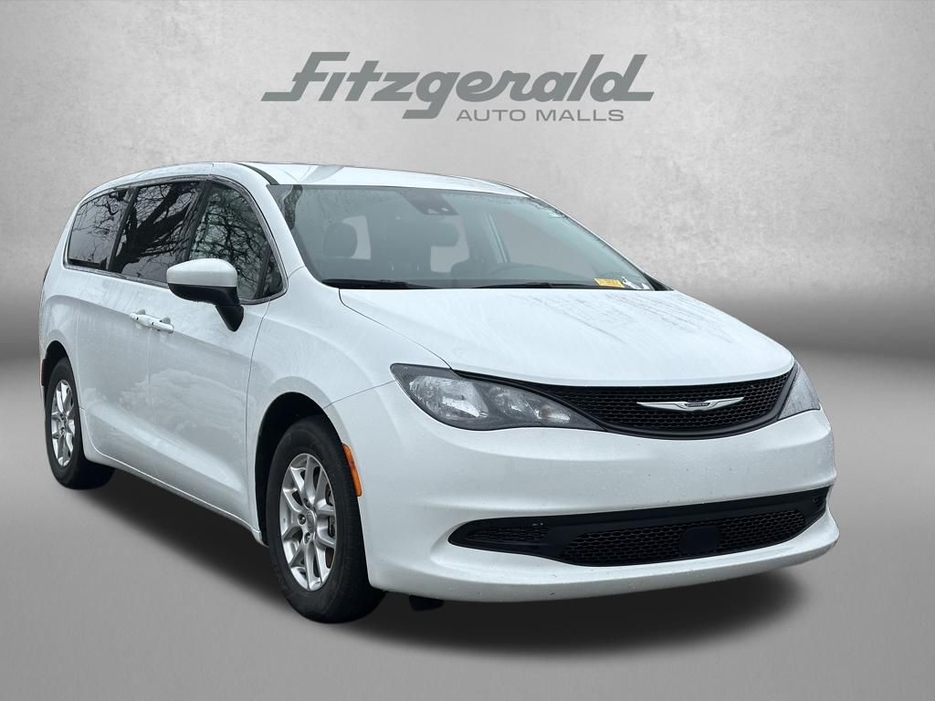 2023 Chrysler Voyager LX FWD