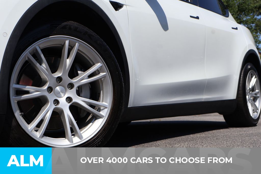 Used 2021 White Tesla Long Range image 2