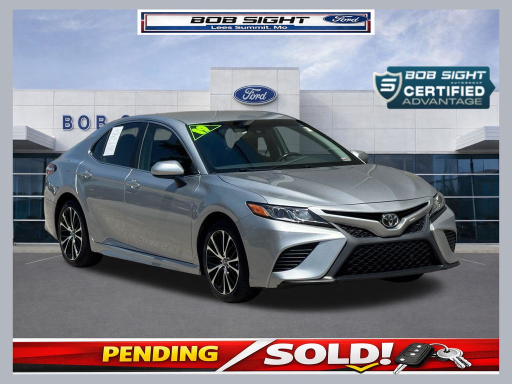 2019 Toyota Camry SE