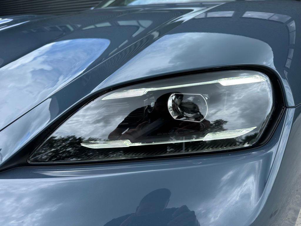 Thumbnail: 2025 Porsche Taycan - 13