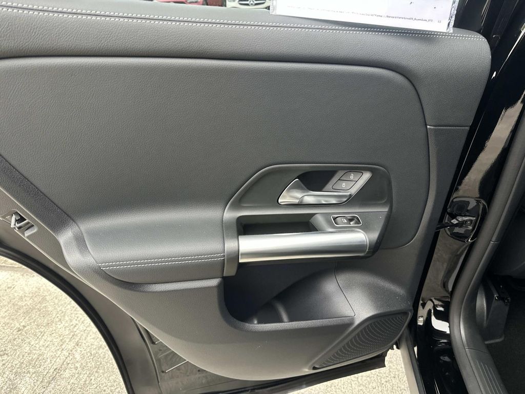 Thumbnail: 2025 Mercedes-Benz GLA - 28