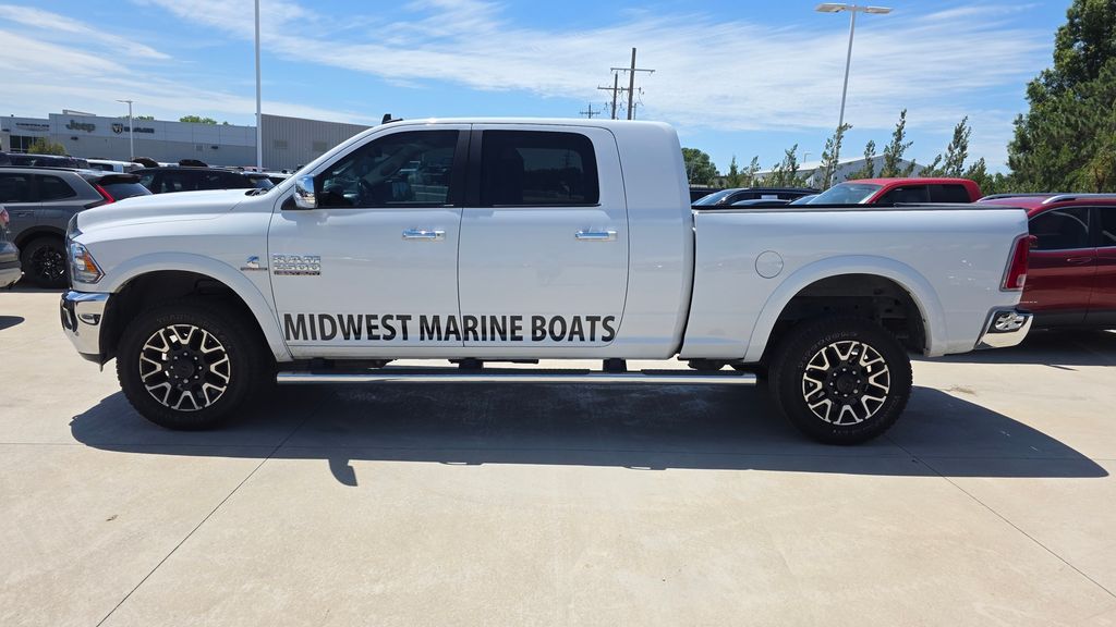 Used 2018 RAM Ram 2500 Pickup Laramie with VIN 3C6UR5NL2JG327589 for sale in Kansas City