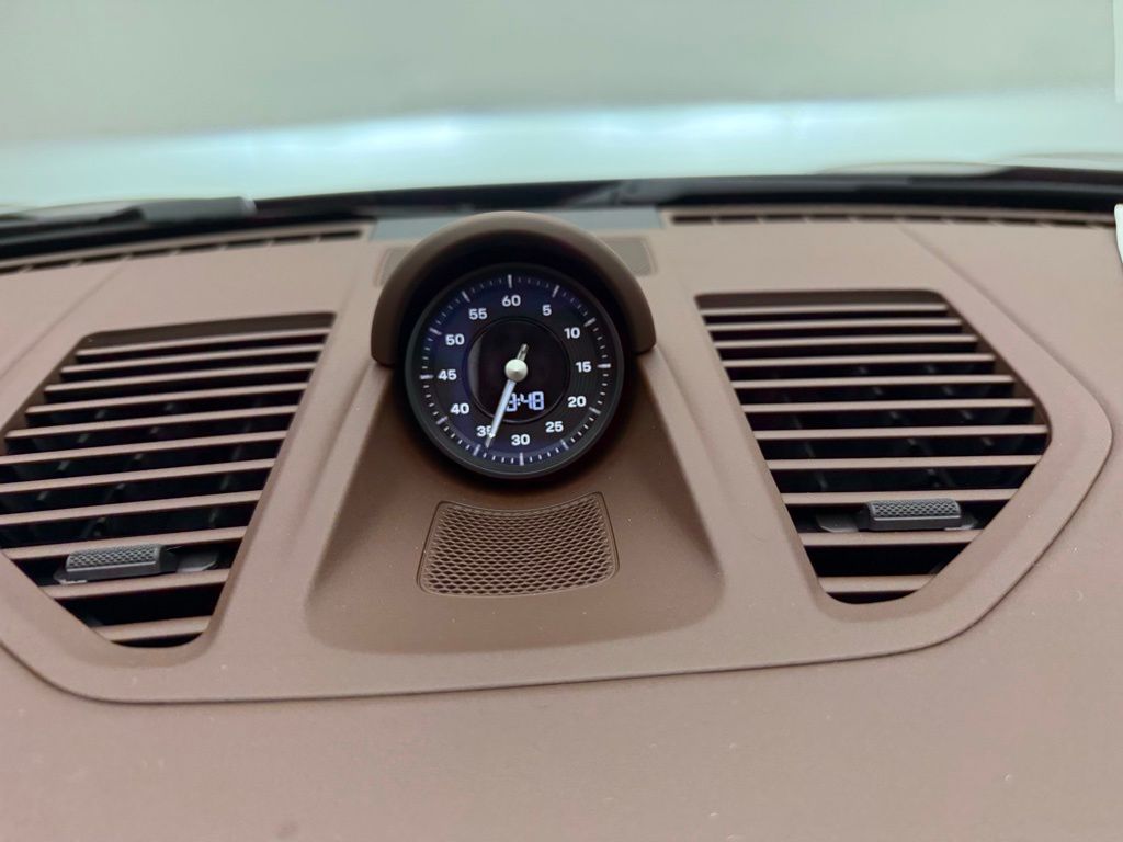 Thumbnail: 2026 Porsche 911 - 20