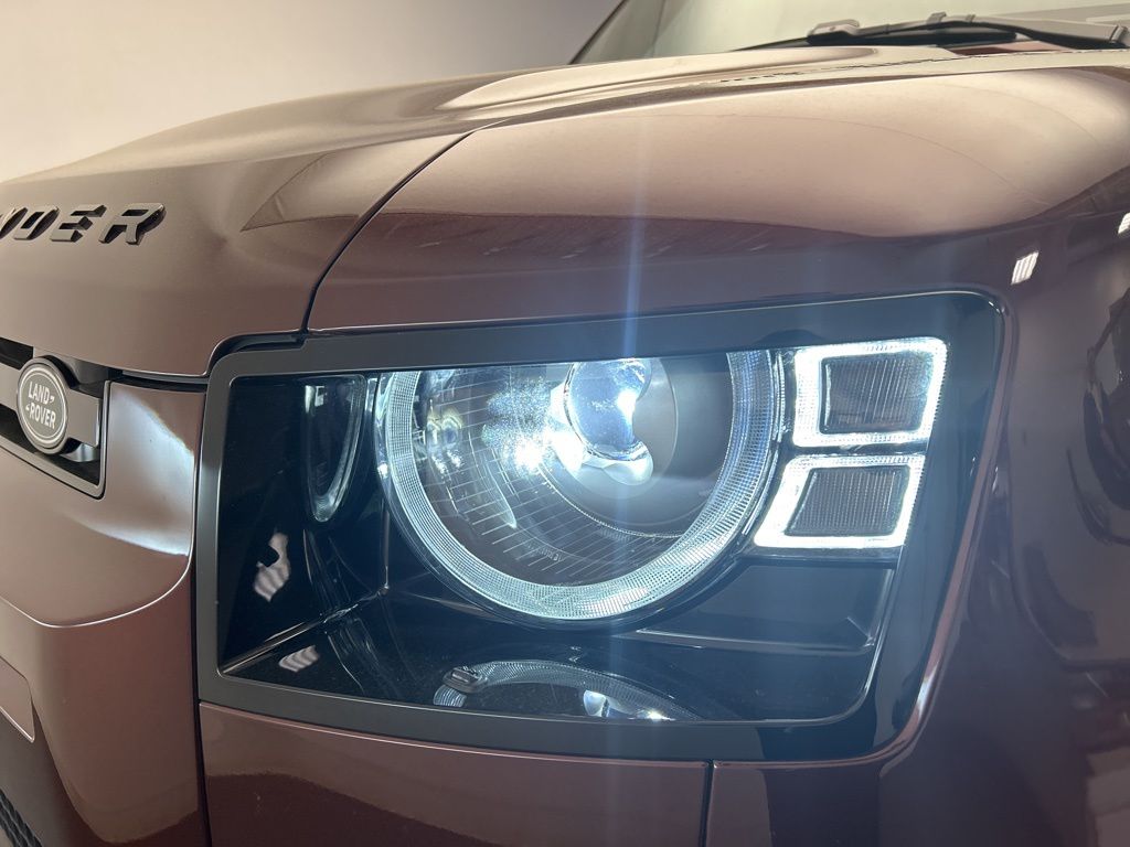 Thumbnail: 2025 Land Rover Defender - 9