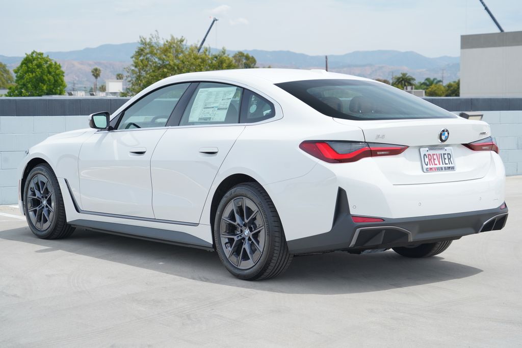 Thumbnail: 2026 BMW i4 - 7