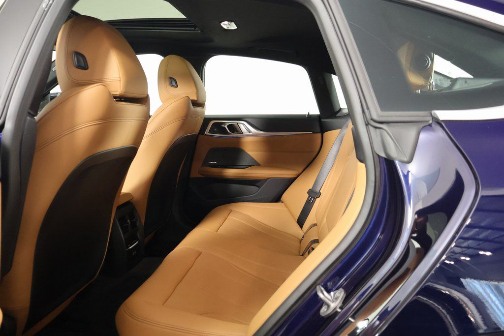 Thumbnail: 2026 BMW i4 - 6