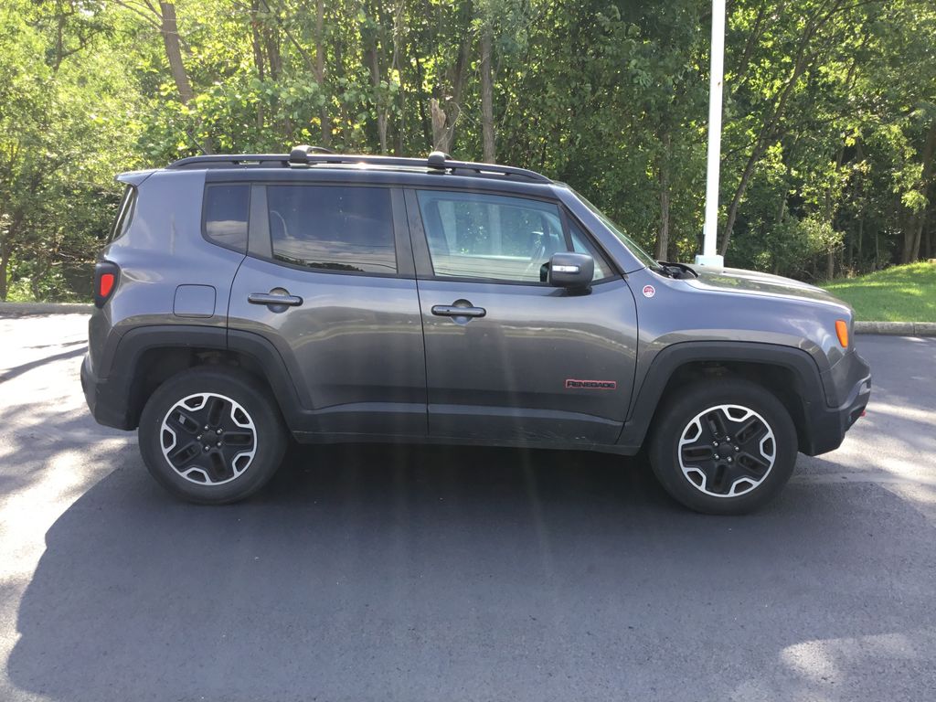Thumbnail: 2016 Jeep Renegade - 5