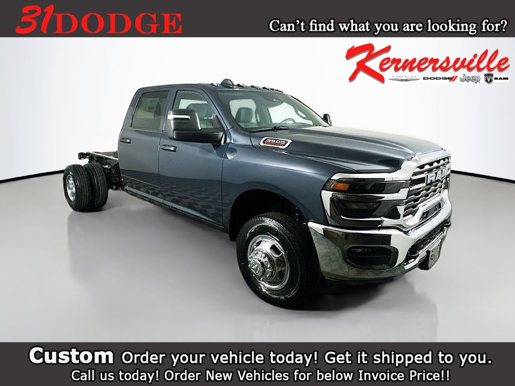2026 RAM 3500 Chassis Tradesman Crew Cab LB DRW 4WD
