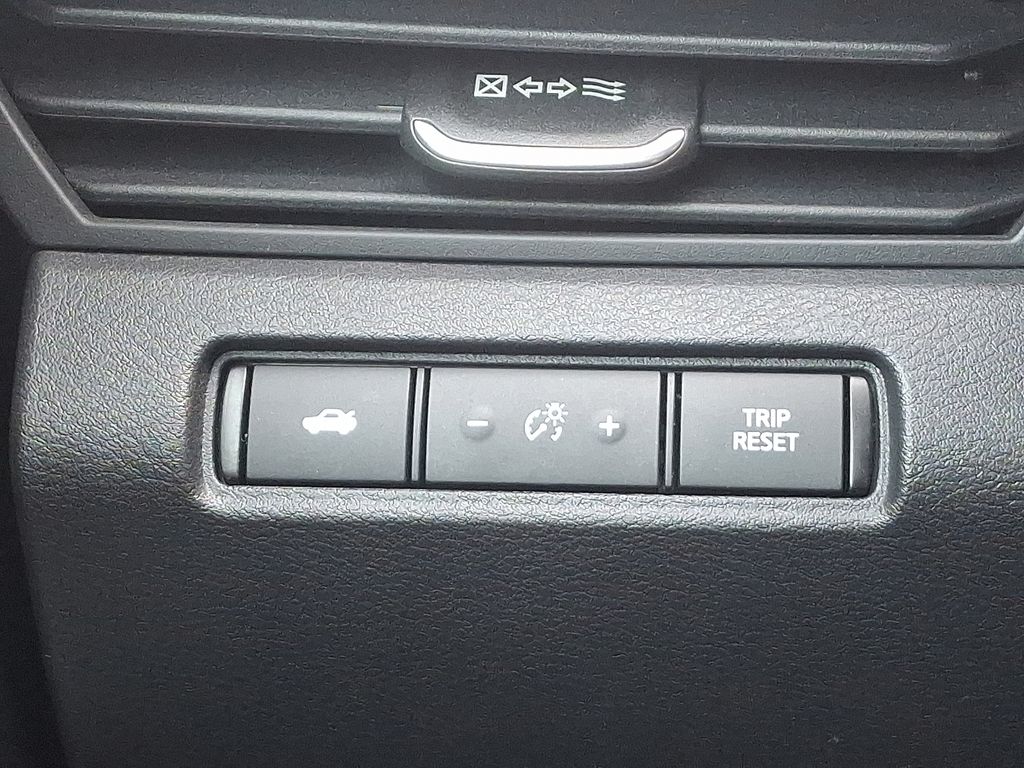 Thumbnail: 2020 Nissan Altima - 24