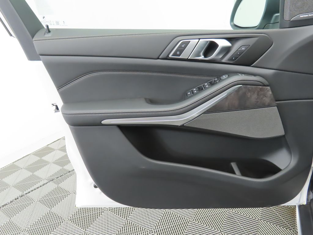 Thumbnail: 2025 BMW X5 - 24