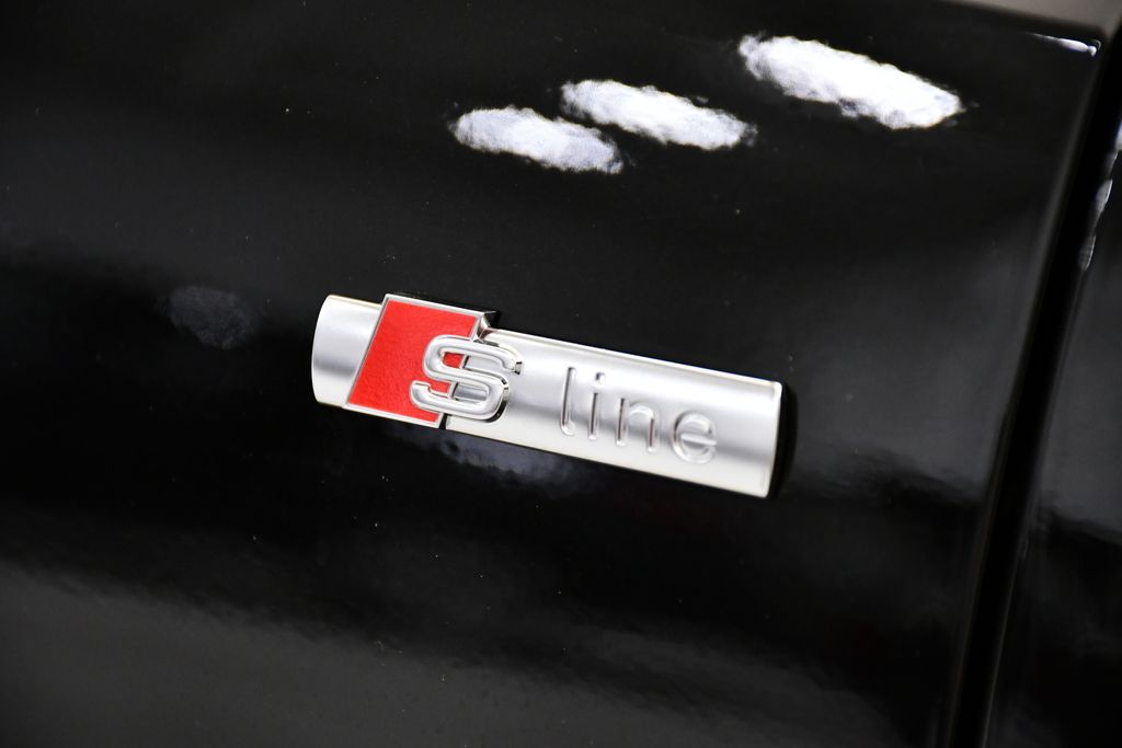 Thumbnail: 2025 Audi Q3 - 11