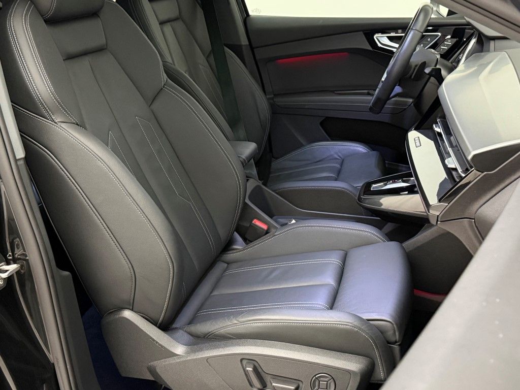 Thumbnail: 2022 Audi Q4 e-tron - 22