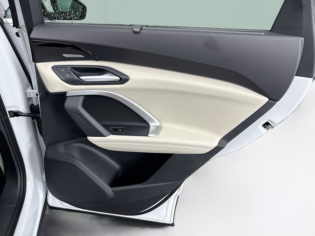 Thumbnail: 2025 Audi Q5 - 27
