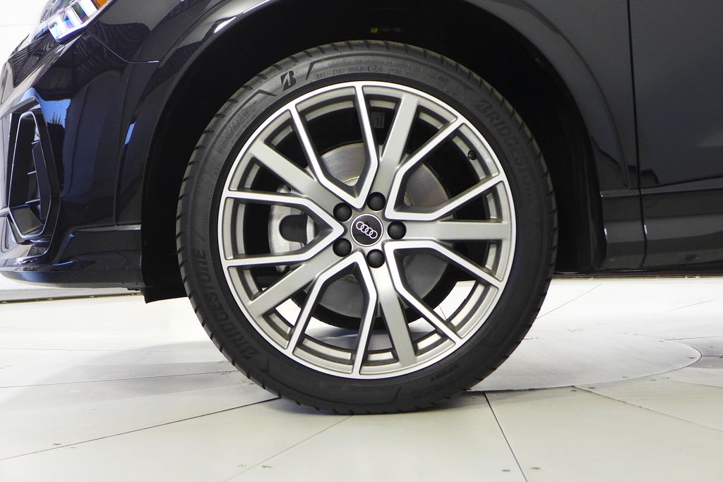 Thumbnail: 2025 Audi Q3 - 5