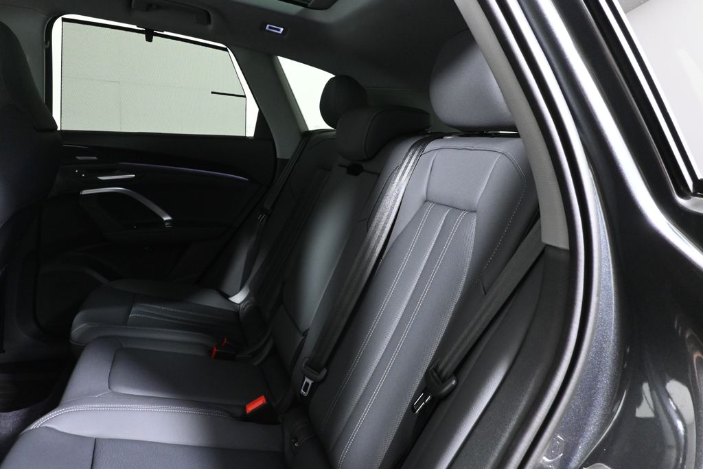 Thumbnail: 2026 Audi Q5 - 4
