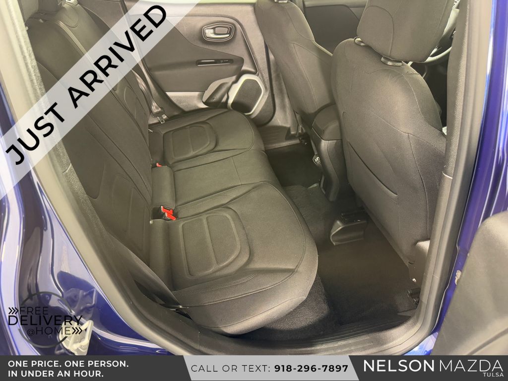 Used 2019 Blue Jeep Latitude image 37