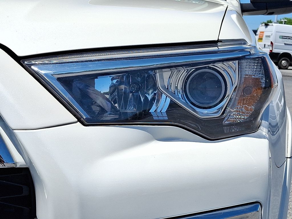 2018 Toyota 4Runner — photo 10