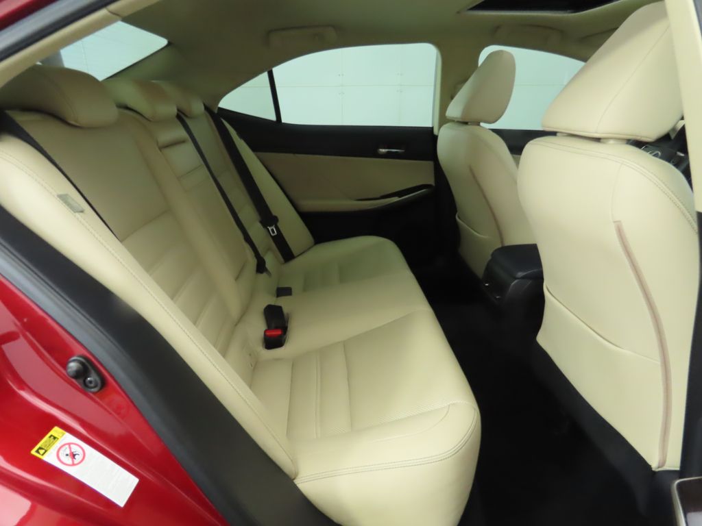 Thumbnail: 2014 Lexus IS - 23