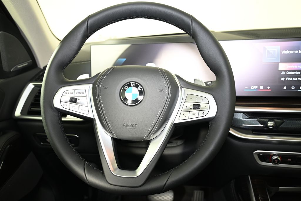 Thumbnail: 2026 BMW X7 - 17