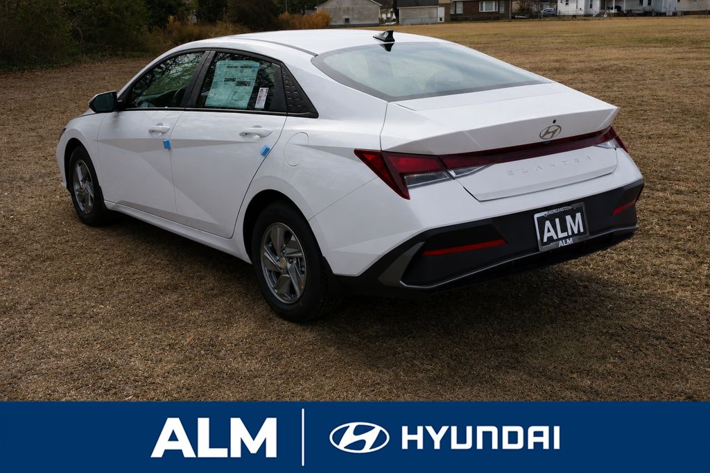 New 2026 White Hyundai SE image 8