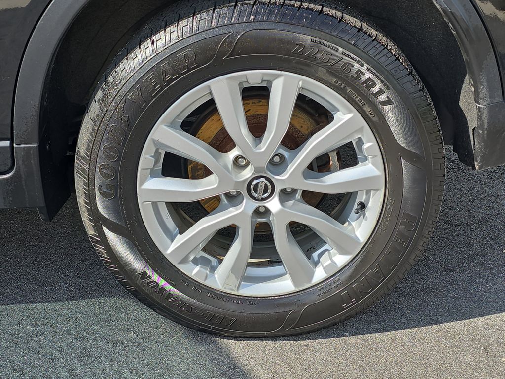 2017 Magnetic Black Nissan Rogue SV AWD SUV