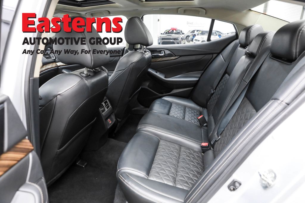 Used 2018 Silver Nissan Platinum image 24