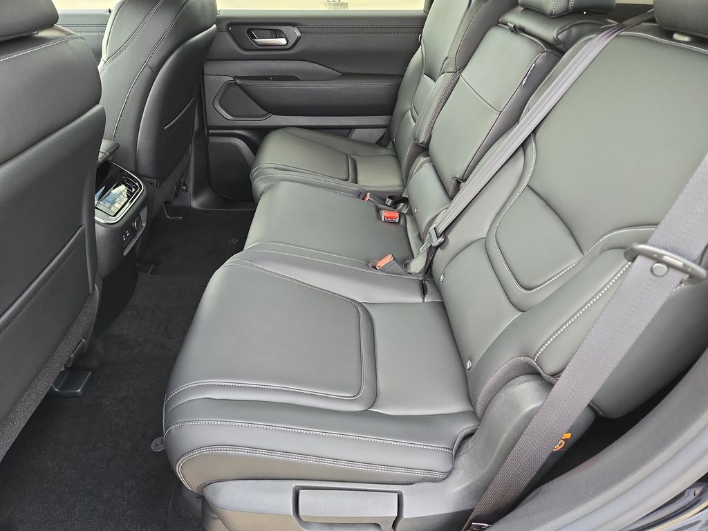 2026 Nissan Armada SV - 7