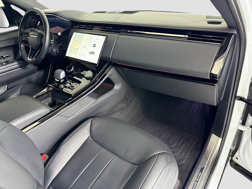 Thumbnail: 2023 Land Rover Range Rover Sport - 18